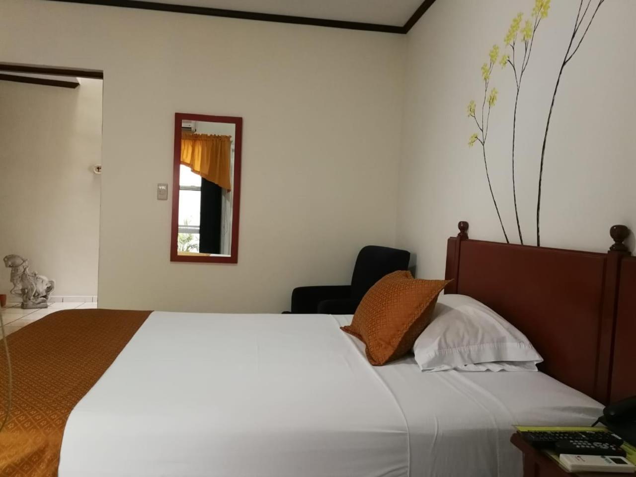 Hotel Villa Serena San Benito San Salvador Eksteriør billede